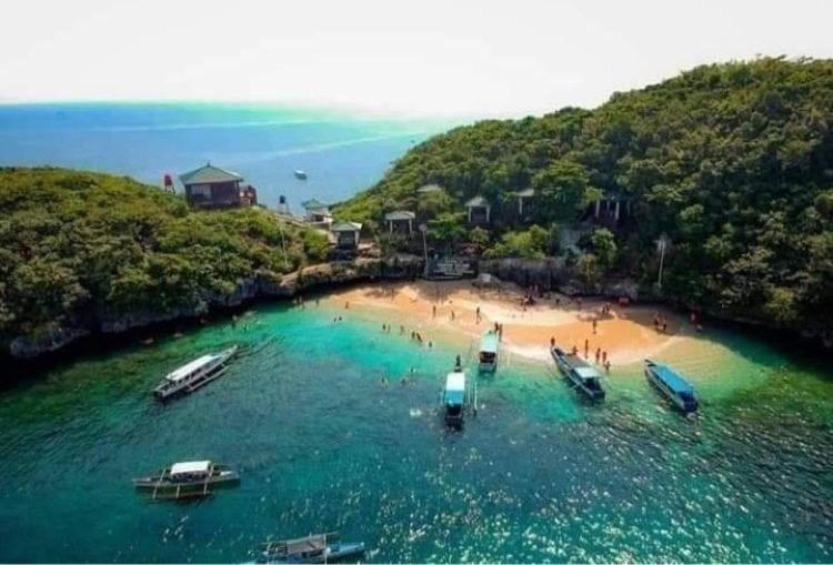 Alona'S Traditional Filipino Home Near 100 Islands Wharf Alaminos Kültér fotó
